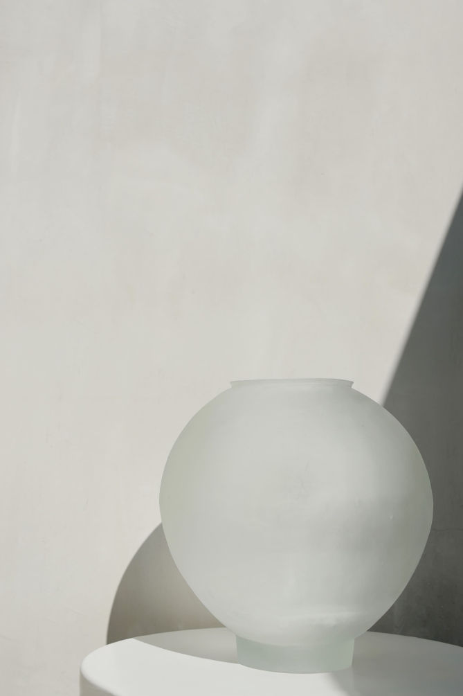 달항아리 / glass casting 달항아리 / glass casting