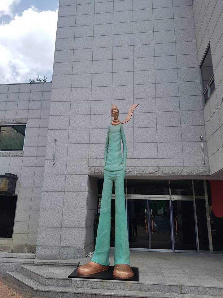 목도리를 한 남자 / 브론즈