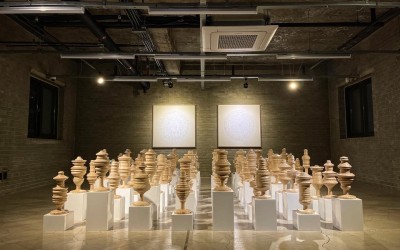 The mothers, 2022, pine tree, 가변설치, 전시전경